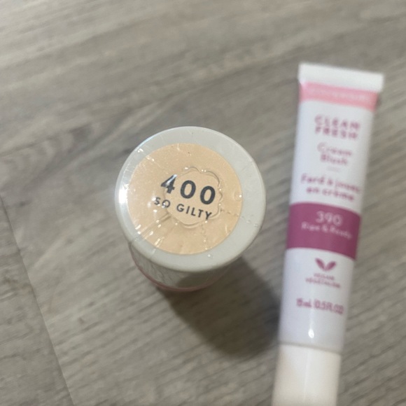 🦋Makeup bundle🦋 - Picture 4 of 5